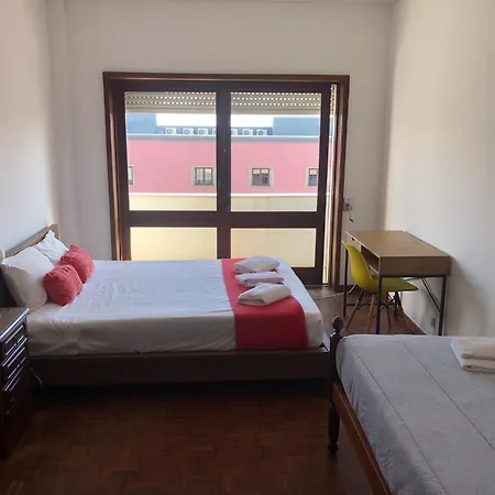 Avenida 83 Gasthuis Aveiro